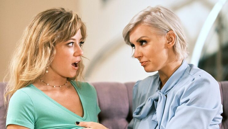 Stepfamily Lesbians Get Down