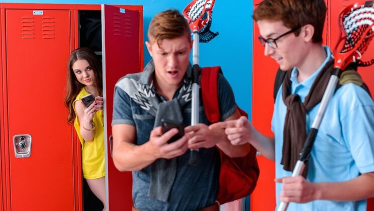 [TeensLoveHugeCocks] - Blonde Locker Room Blowjob - Oliver Flynn - Megan Marx